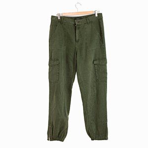 GUESS Low cut Bowie Cargo Pants - Excellent Condition